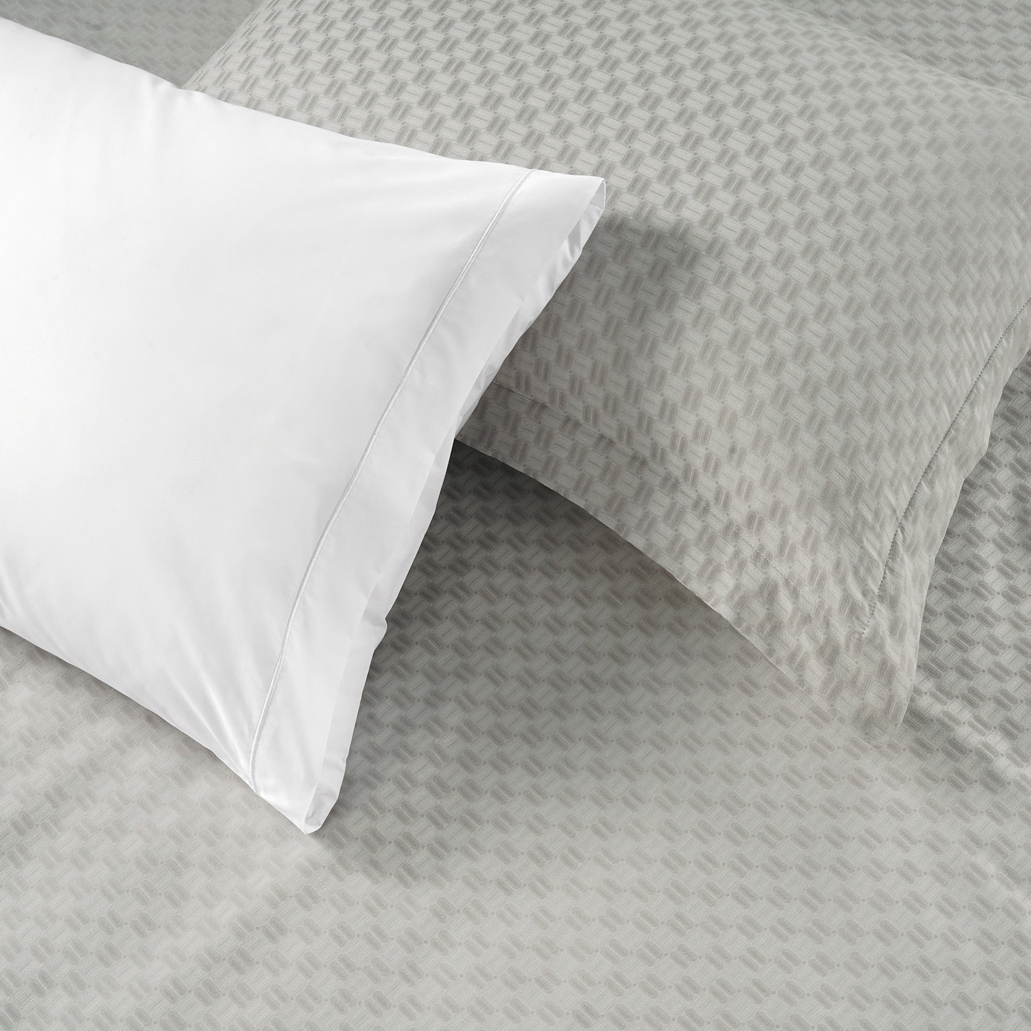 300 Thread Count Princeval Bedding Set - Lunar - Image 3