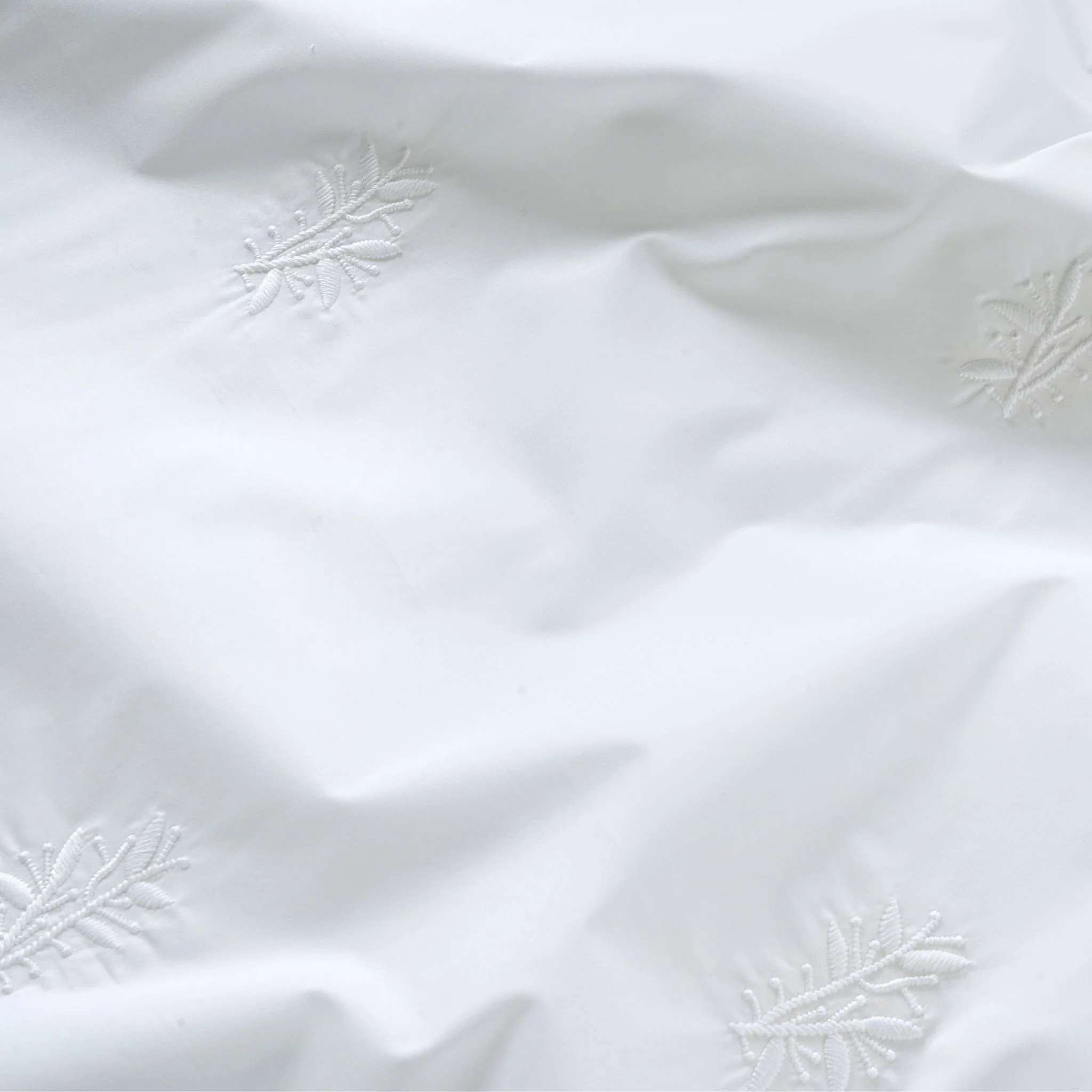 300 Thread Count White Royale Bedding Set - Image 4