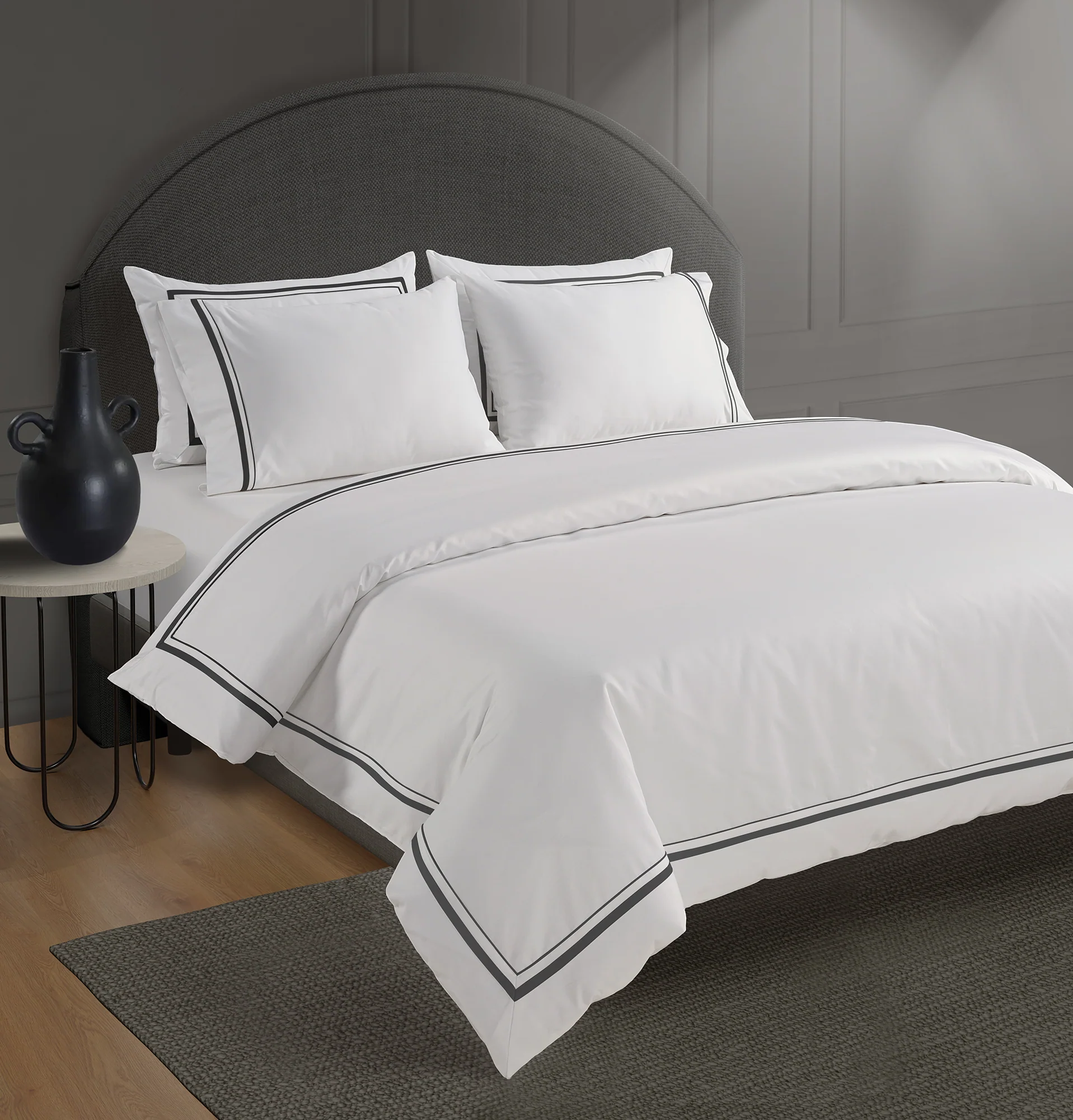 800 Thread Count Egyptian Cotton Royalton Lux Buttery Smooth Duvet Cover - Jet Black - Image 2